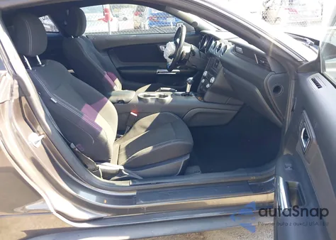 2019 Ford Mustang Ecoboost z USA, uszkodzony, nr VIN 1FA6P8TH9K5200148